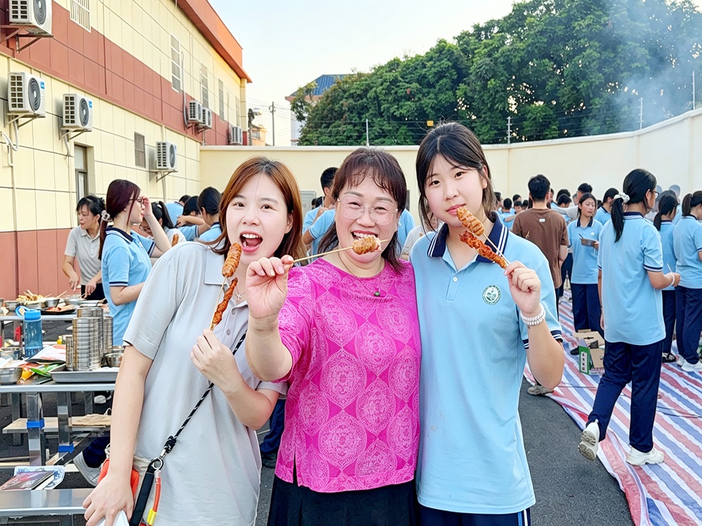 广西钦州正规孩子叛逆不听话学校怎么联系